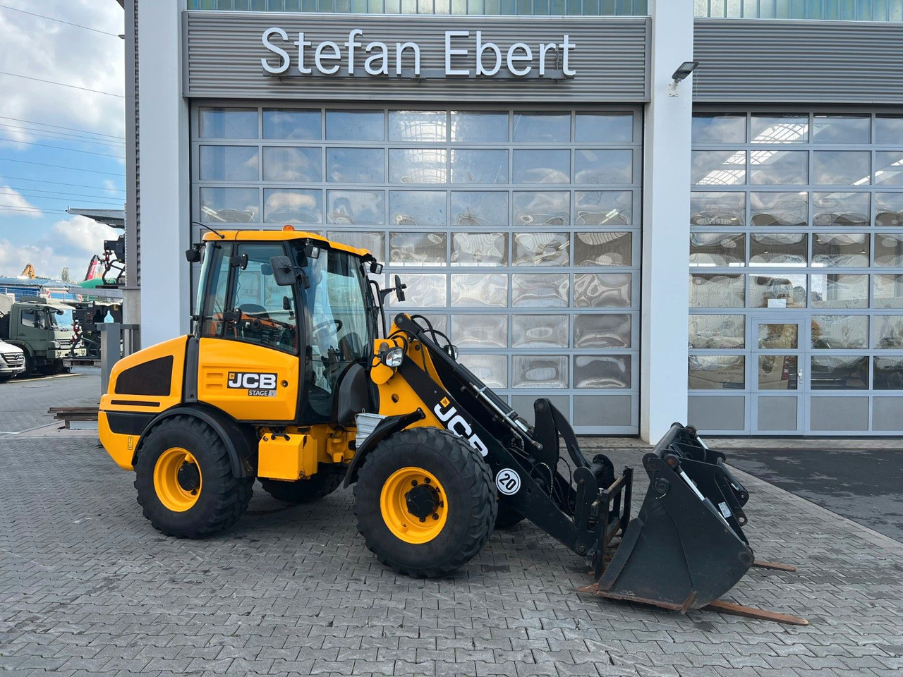 JCB 407 SV / nur 268h! / Klappschaufel & Gabel - Ελαστιχοφόρος φορτωτής: φωτογραφία 1 JCB 407 SV / nur 268h! / Klappschaufel & Gabel - Ελαστιχοφόρος φορτωτής: φωτογραφία 1