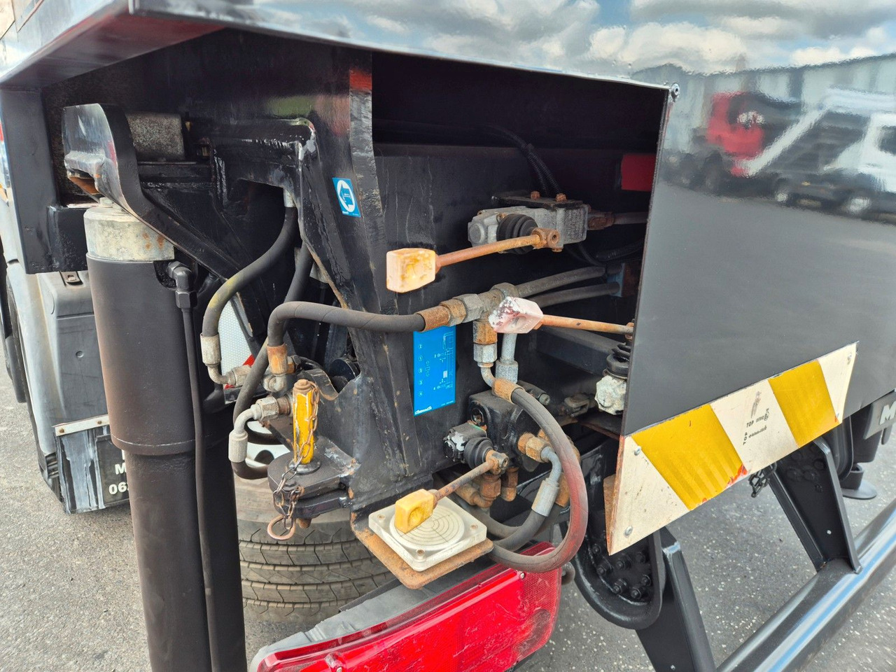 Φορτηγό με γερανό MAN TGS 35.360 8x4 BB Gormach 91000 TECH Funk: φωτογραφία 26 Φορτηγό με γερανό MAN TGS 35.360 8x4 BB Gormach 91000 TECH Funk: φωτογραφία 26