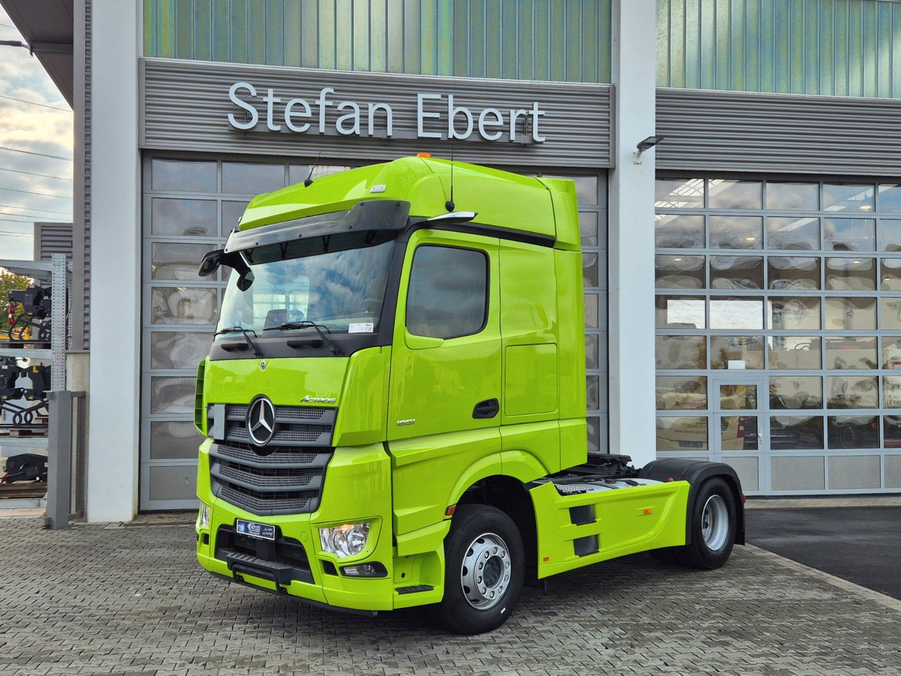 Mercedes-Benz Actros 1851 LS Öl-Retarder Standklima Mirror Big - Τράκτορας: φωτογραφία 1 Mercedes-Benz Actros 1851 LS Öl-Retarder Standklima Mirror Big - Τράκτορας: φωτογραφία 1