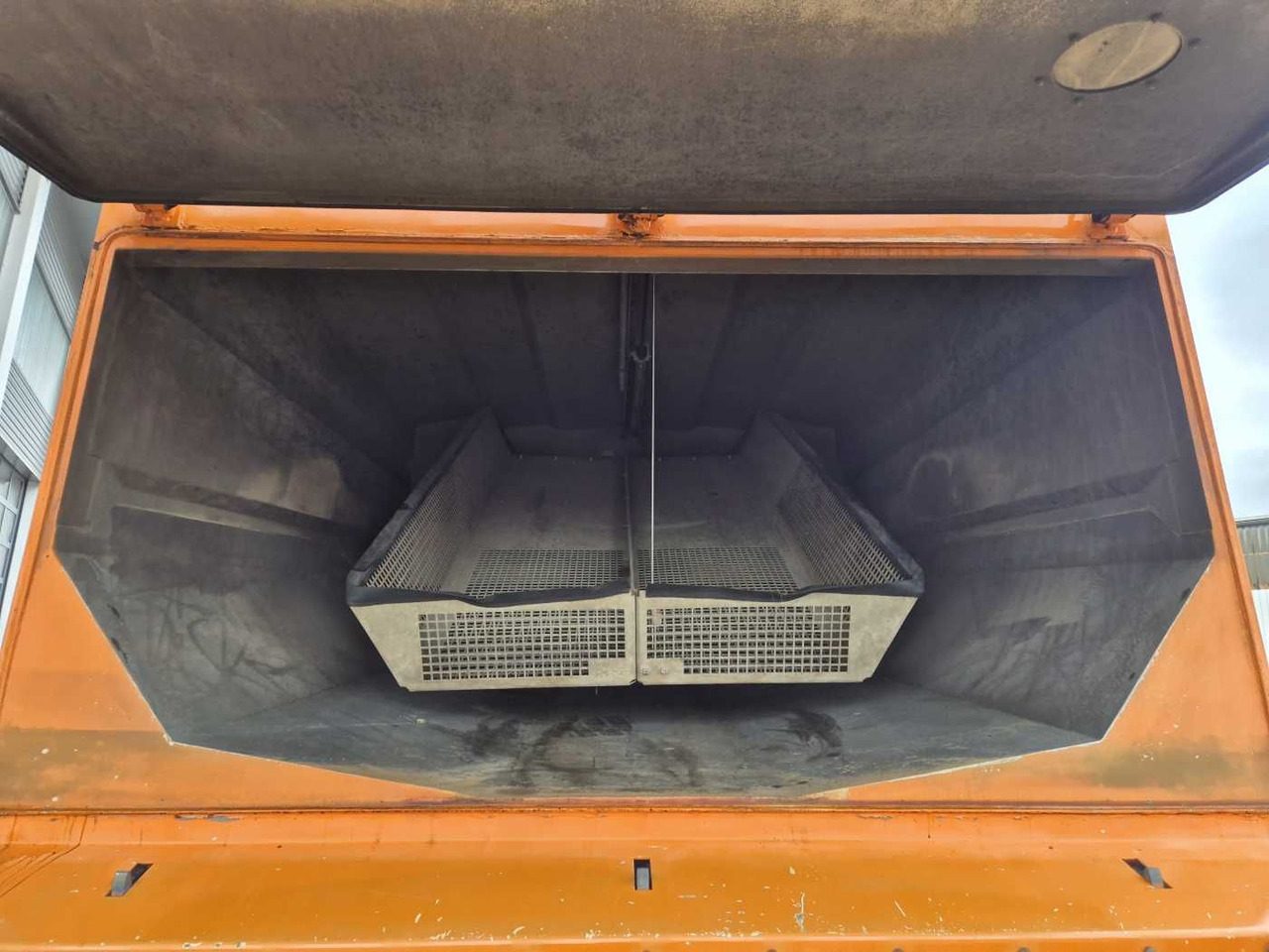 Σάρωθρο δρόμων Mercedes-Benz Actros 2032 A 4x4 Bucher STKF 9500 Airport 30x: φωτογραφία 8 Σάρωθρο δρόμων Mercedes-Benz Actros 2032 A 4x4 Bucher STKF 9500 Airport 30x: φωτογραφία 8