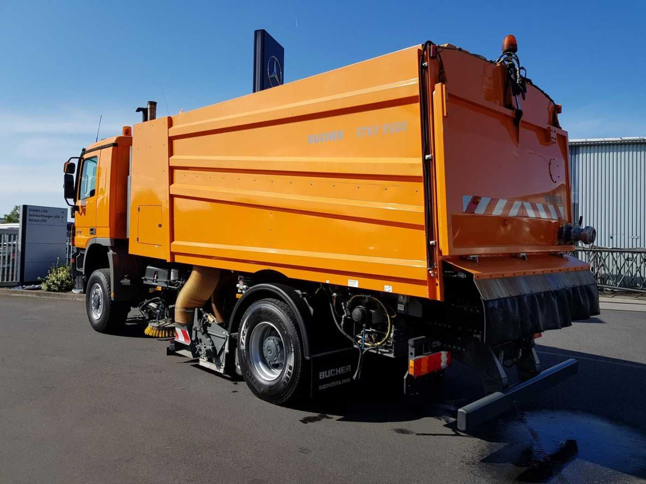 Σάρωθρο δρόμων Mercedes-Benz Actros 2032 A 4x4 Bucher STKF 9500 Airport: φωτογραφία 7