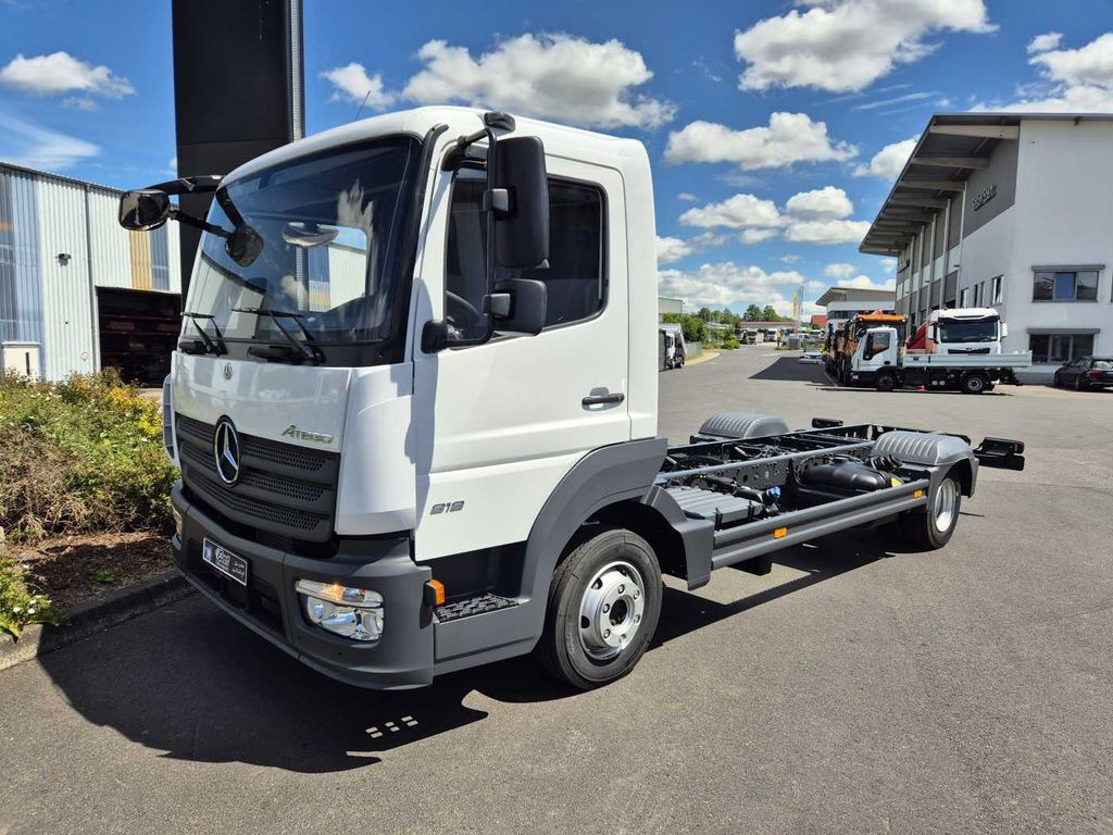 Mercedes-Benz Atego 818 L Fahrgestell, 6 Stück vorhanden Mercedes-Benz Atego 818 L Fahrgestell, 2 Stück vorhanden - Φορτηγό σασί: φωτογραφία 2 Mercedes-Benz Atego 818 L Fahrgestell, 6 Stück vorhanden Mercedes-Benz Atego 818 L Fahrgestell, 2 Stück vorhanden - Φορτηγό σασί: φωτογραφία 2