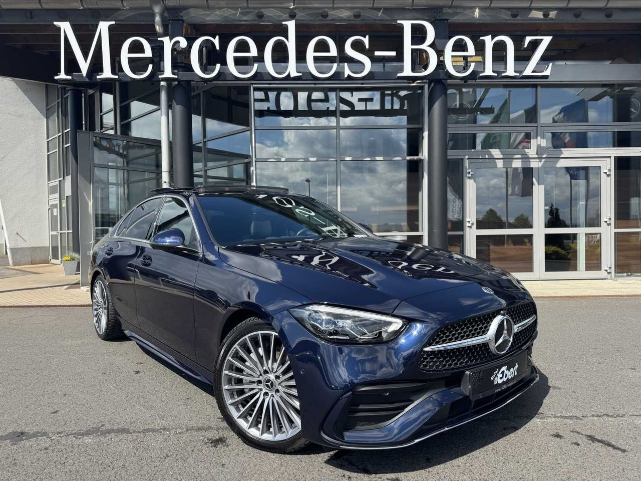 Mercedes-Benz C 200 4M 9G AMG+Pano+DistrPro+AHK+360+ Ambiente - Λιμουζίνα/ Sedan: φωτογραφία 1 Mercedes-Benz C 200 4M 9G AMG+Pano+DistrPro+AHK+360+ Ambiente - Λιμουζίνα/ Sedan: φωτογραφία 1
