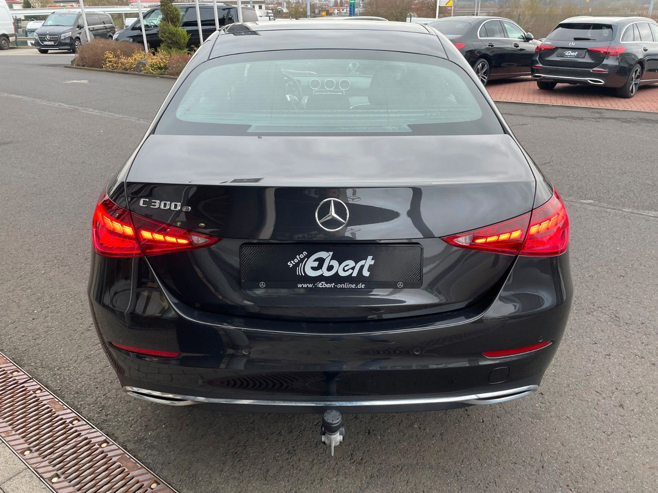 Mercedes-Benz C 300 e Avantgarde Digital+S-Dach+AHK+Distr+ - Λιμουζίνα/ Sedan: φωτογραφία 4 Mercedes-Benz C 300 e Avantgarde Digital+S-Dach+AHK+Distr+ - Λιμουζίνα/ Sedan: φωτογραφία 4