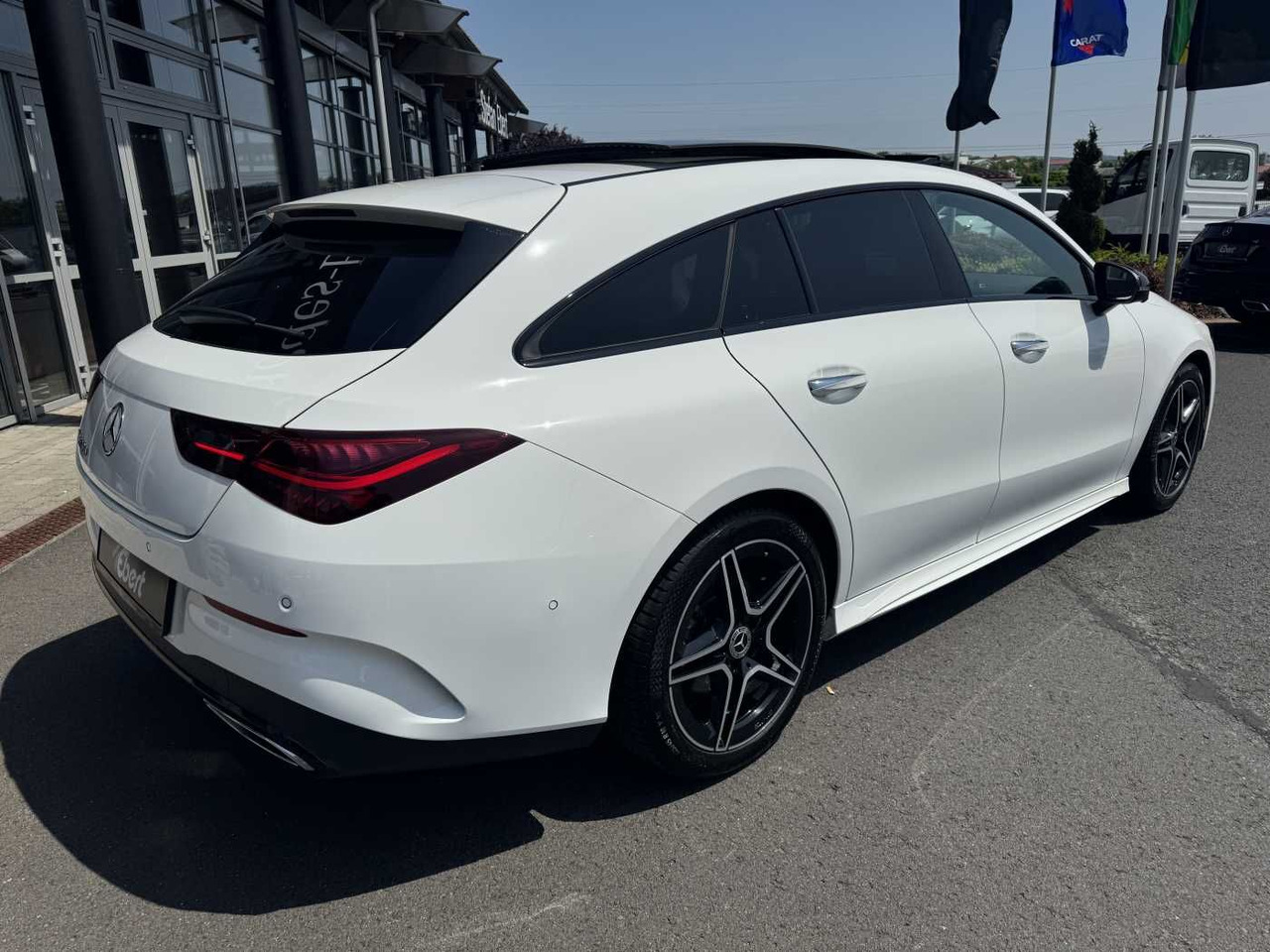 Mercedes-Benz CLA 220d Shooting Brake AMG+Pano+Distr+AHK+uvm. - Αυτοκίνητο: φωτογραφία 4 Mercedes-Benz CLA 220d Shooting Brake AMG+Pano+Distr+AHK+uvm. - Αυτοκίνητο: φωτογραφία 4