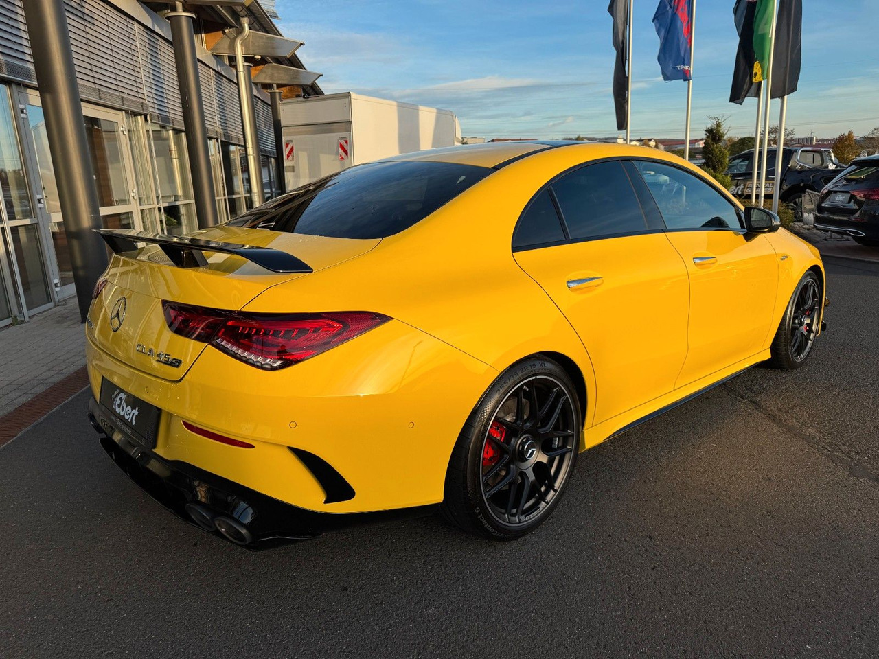 Mercedes-Benz CLA 45 AMG+Aerodynamic+Pano+Burm+Multikontur+ - Κουπέ αυτοκίνητο: φωτογραφία 4 Mercedes-Benz CLA 45 AMG+Aerodynamic+Pano+Burm+Multikontur+ - Κουπέ αυτοκίνητο: φωτογραφία 4