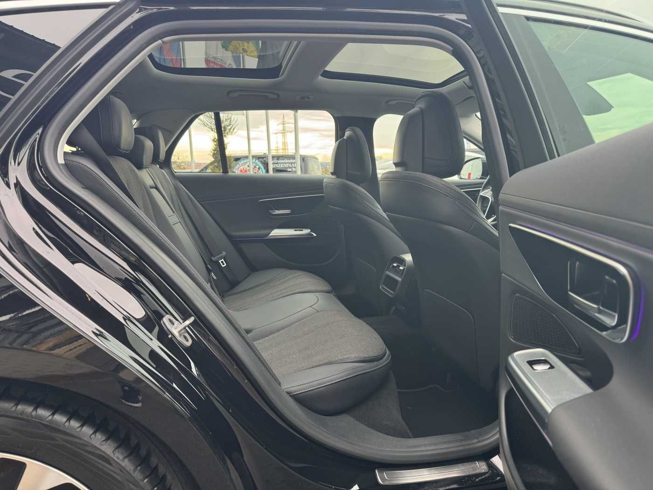 Mercedes-Benz E 200 T AVANTGARDE+DistrPlus+Pano+ AHK+Ambiente - Αυτοκίνητο: φωτογραφία 5 Mercedes-Benz E 200 T AVANTGARDE+DistrPlus+Pano+ AHK+Ambiente - Αυτοκίνητο: φωτογραφία 5