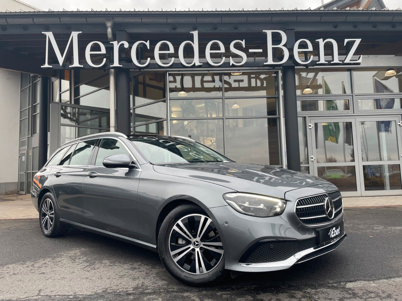Mercedes-Benz E 220 d T Pano+Ambiente+Distr+360°+Comand+DAB - Station wagon: φωτογραφία 1 Mercedes-Benz E 220 d T Pano+Ambiente+Distr+360°+Comand+DAB - Station wagon: φωτογραφία 1
