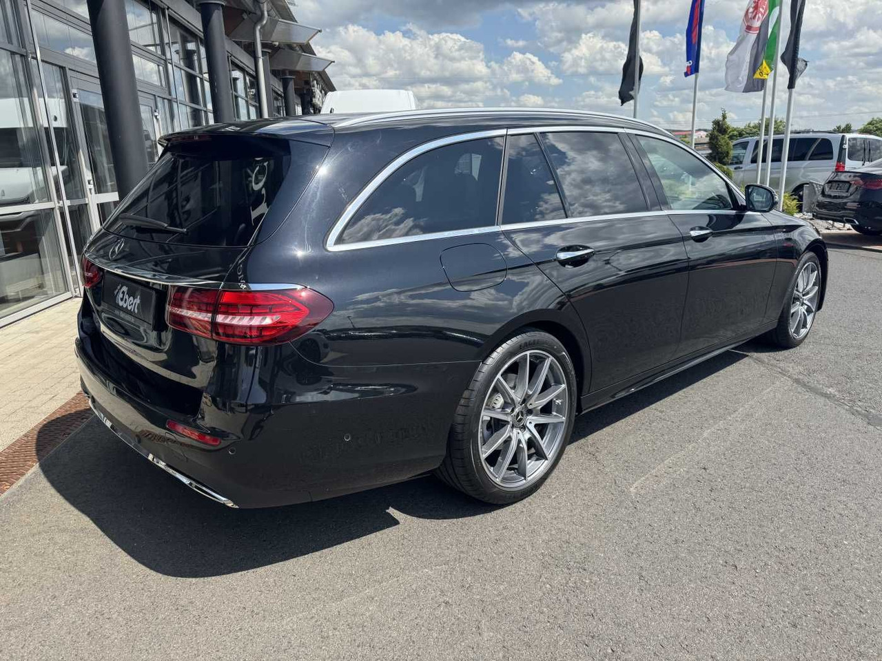 Mercedes-Benz E 220d AMG+Pano+Burm+Distr+Memory+AHK+360 - Αυτοκίνητο: φωτογραφία 4 Mercedes-Benz E 220d AMG+Pano+Burm+Distr+Memory+AHK+360 - Αυτοκίνητο: φωτογραφία 4