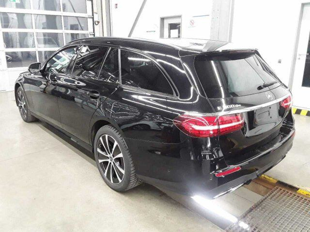 Mercedes-Benz E 300 T de 4M AMG+AHK+Distr+Burm+ R-Kamera+Carpl - Αυτοκίνητο: φωτογραφία 3 Mercedes-Benz E 300 T de 4M AMG+AHK+Distr+Burm+ R-Kamera+Carpl - Αυτοκίνητο: φωτογραφία 3