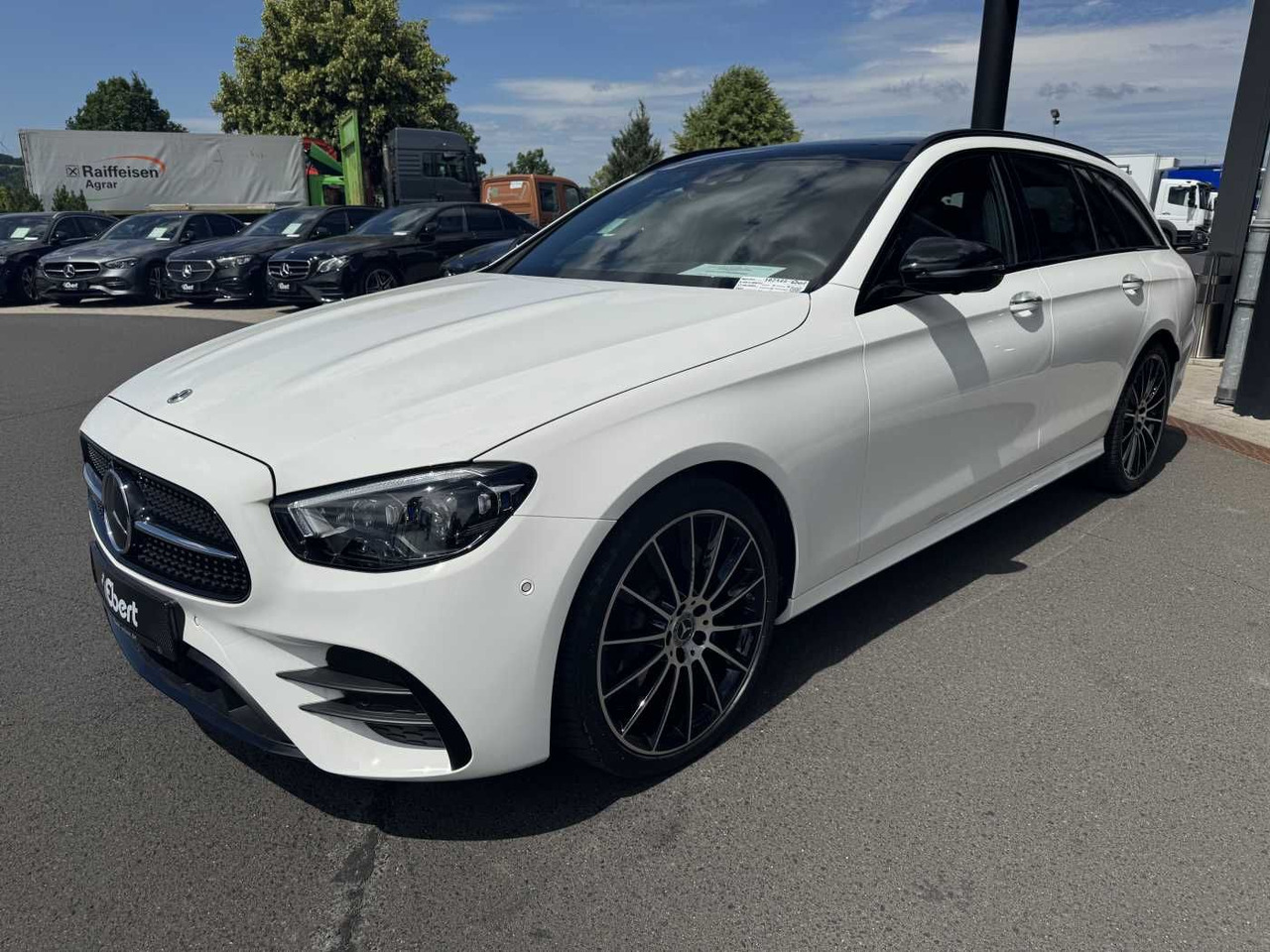 Mercedes-Benz E 300d 4M AMG+Pano+Burm+AHK+360+HUD+ - Αυτοκίνητο: φωτογραφία 2 Mercedes-Benz E 300d 4M AMG+Pano+Burm+AHK+360+HUD+ - Αυτοκίνητο: φωτογραφία 2