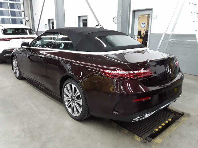 Mercedes-Benz E 400d Cabrio VOLL+AMG+Massage+Distr+Burm - Αυτοκίνητο: φωτογραφία 4 Mercedes-Benz E 400d Cabrio VOLL+AMG+Massage+Distr+Burm - Αυτοκίνητο: φωτογραφία 4