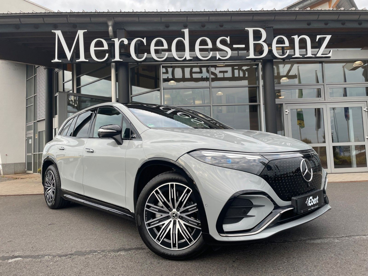 Mercedes-Benz EQS SUV 580 AMG DigL+AIR+HUD+Hyper+Burm+Pano - SUV: φωτογραφία 1 Mercedes-Benz EQS SUV 580 AMG DigL+AIR+HUD+Hyper+Burm+Pano - SUV: φωτογραφία 1