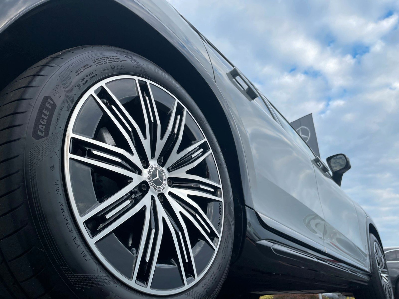 Mercedes-Benz EQS SUV 580 AMG DigL+AIR+HUD+Hyper+Burm+Pano - SUV: φωτογραφία 5 Mercedes-Benz EQS SUV 580 AMG DigL+AIR+HUD+Hyper+Burm+Pano - SUV: φωτογραφία 5