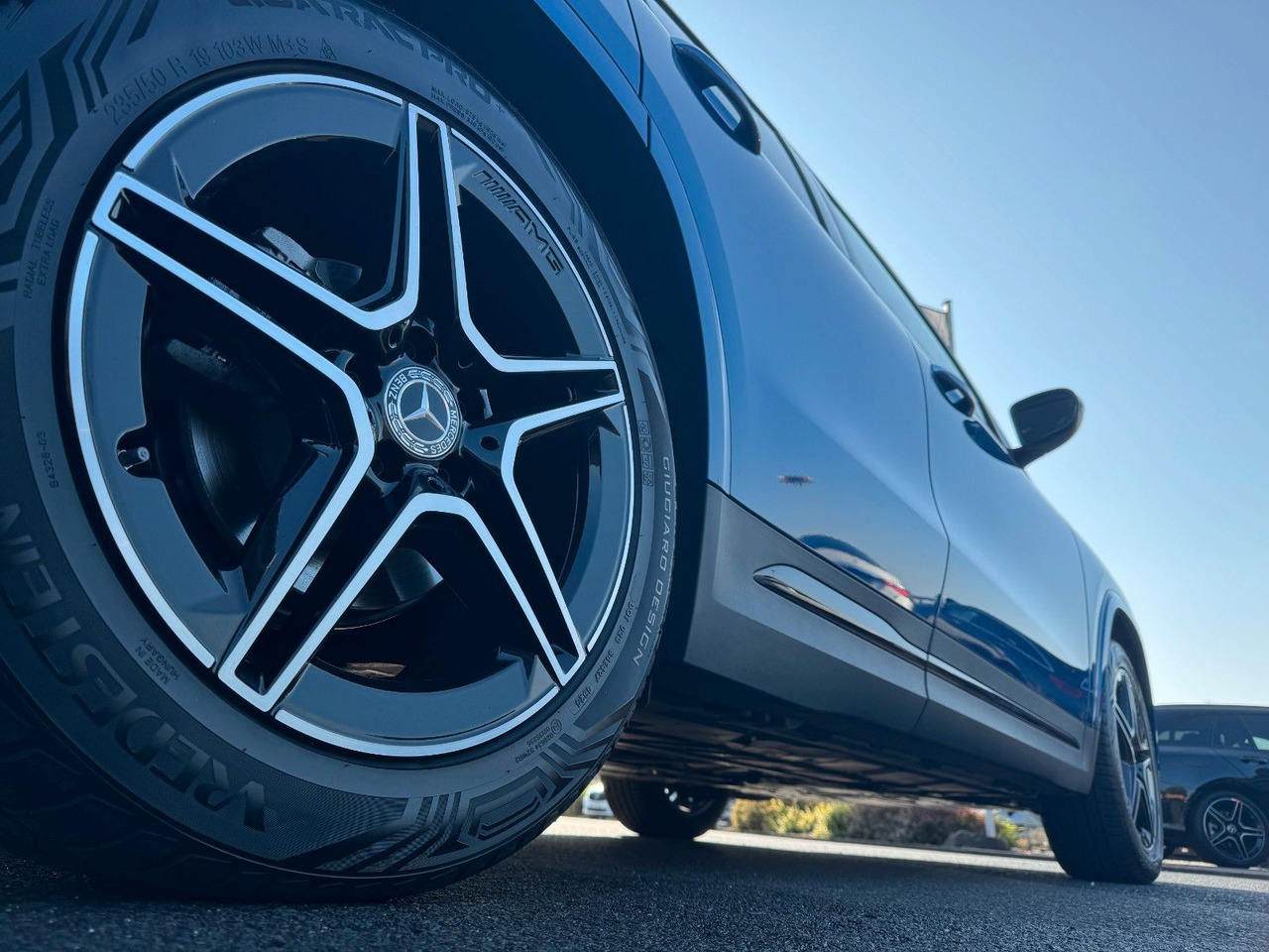 Mercedes-Benz GLA 200 AMG+PANO+DistrPlus+RFK+Night - SUV: φωτογραφία 5 Mercedes-Benz GLA 200 AMG+PANO+DistrPlus+RFK+Night - SUV: φωτογραφία 5