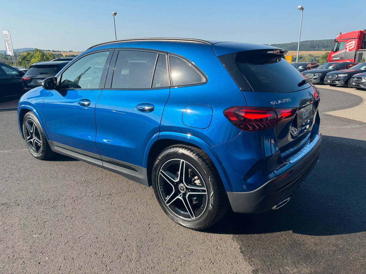 Mercedes-Benz GLA 200 AMG+PANO+DistrPlus+RFK+Night - SUV: φωτογραφία 3 Mercedes-Benz GLA 200 AMG+PANO+DistrPlus+RFK+Night - SUV: φωτογραφία 3