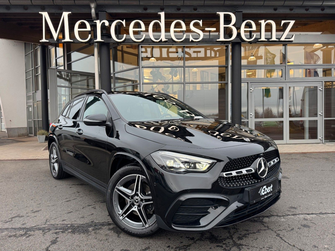 Mercedes-Benz GLA 200 AMG+Pano+Distr+Ambiente+Multibeam+ - SUV: φωτογραφία 1 Mercedes-Benz GLA 200 AMG+Pano+Distr+Ambiente+Multibeam+ - SUV: φωτογραφία 1
