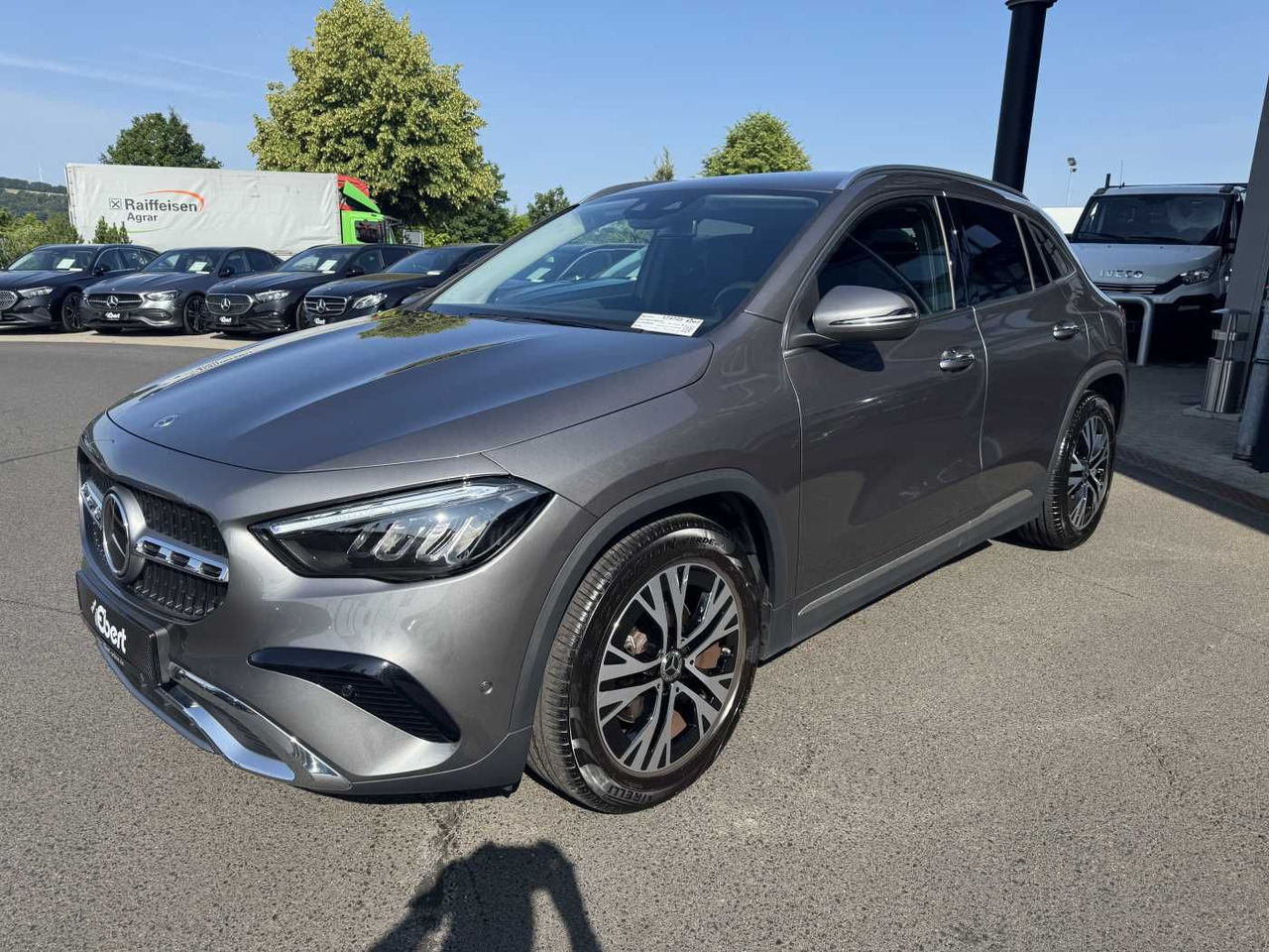 Mercedes-Benz GLA 200d 4M Progressive+Distr+Ambiente+Offroad - SUV: φωτογραφία 2 Mercedes-Benz GLA 200d 4M Progressive+Distr+Ambiente+Offroad - SUV: φωτογραφία 2