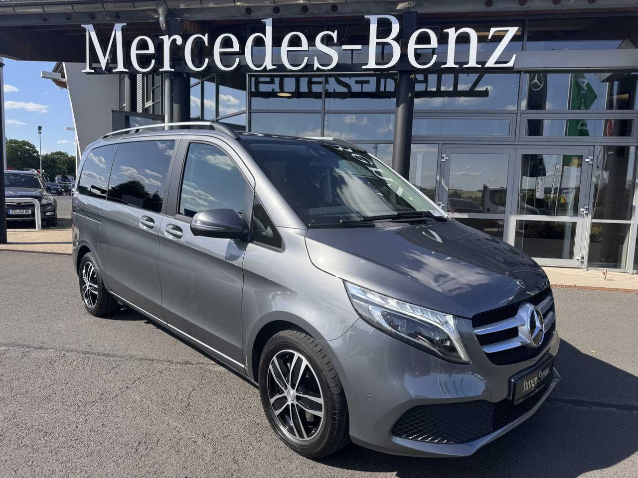 Mercedes-Benz V 220 d EDITION Liege-Paket AHK2,5 LED DAB MBUX - Αυτοκίνητο: φωτογραφία 1 Mercedes-Benz V 220 d EDITION Liege-Paket AHK2,5 LED DAB MBUX - Αυτοκίνητο: φωτογραφία 1