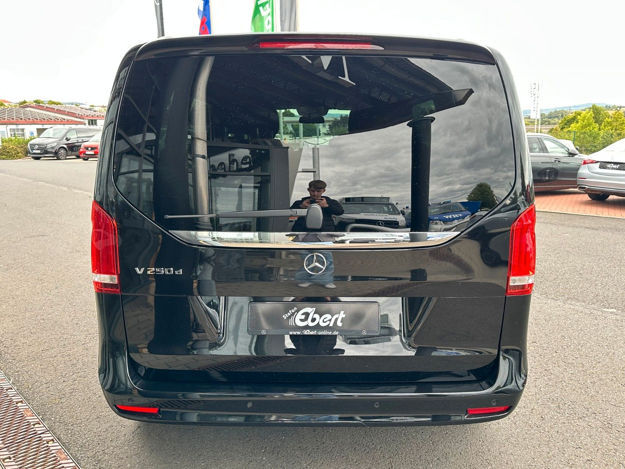 Mercedes-Benz V 250 d EDITION AMG Kompakt ILS elektr Türen - Station wagon: φωτογραφία 5 Mercedes-Benz V 250 d EDITION AMG Kompakt ILS elektr Türen - Station wagon: φωτογραφία 5