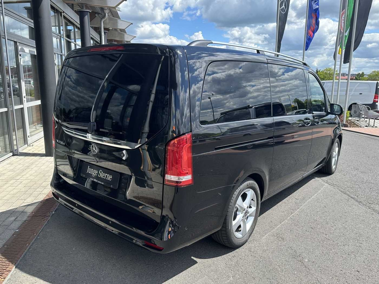 Mercedes-Benz V 250 d EDITION ILS Panorama Kamera 8Sitze - Επιβατικό βαν: φωτογραφία 4 Mercedes-Benz V 250 d EDITION ILS Panorama Kamera 8Sitze - Επιβατικό βαν: φωτογραφία 4