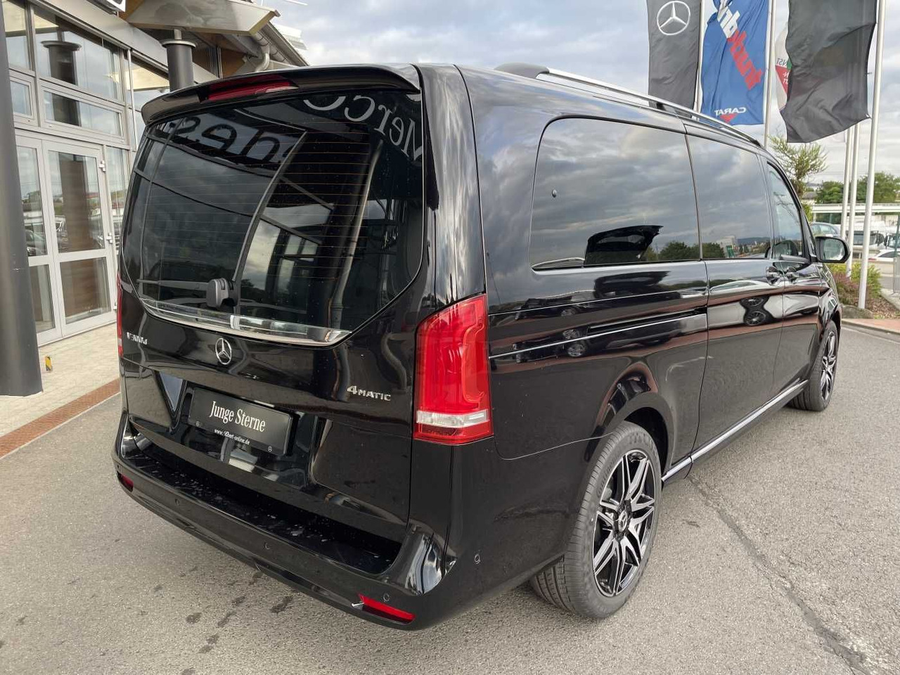 Mercedes-Benz V 300 d AVA 4MATIC AMG Kühlschrank AIRMATIC - Αυτοκίνητο: φωτογραφία 4 Mercedes-Benz V 300 d AVA 4MATIC AMG Kühlschrank AIRMATIC - Αυτοκίνητο: φωτογραφία 4