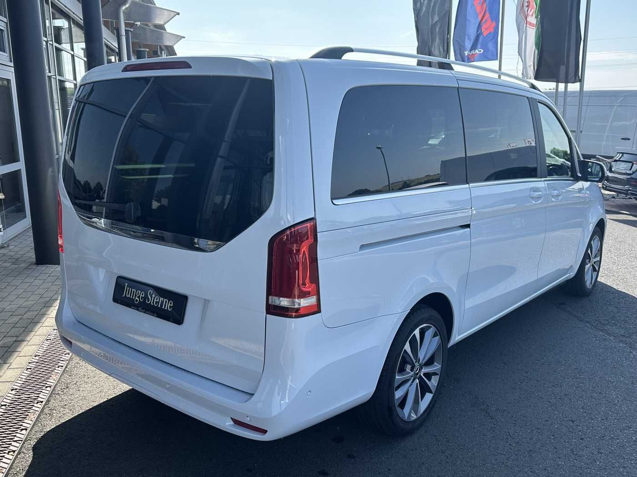 Mercedes-Benz V 300 d AVA ED 6Sitze Burmester 360Kamera el Tür - Αυτοκίνητο: φωτογραφία 4 Mercedes-Benz V 300 d AVA ED 6Sitze Burmester 360Kamera el Tür - Αυτοκίνητο: φωτογραφία 4