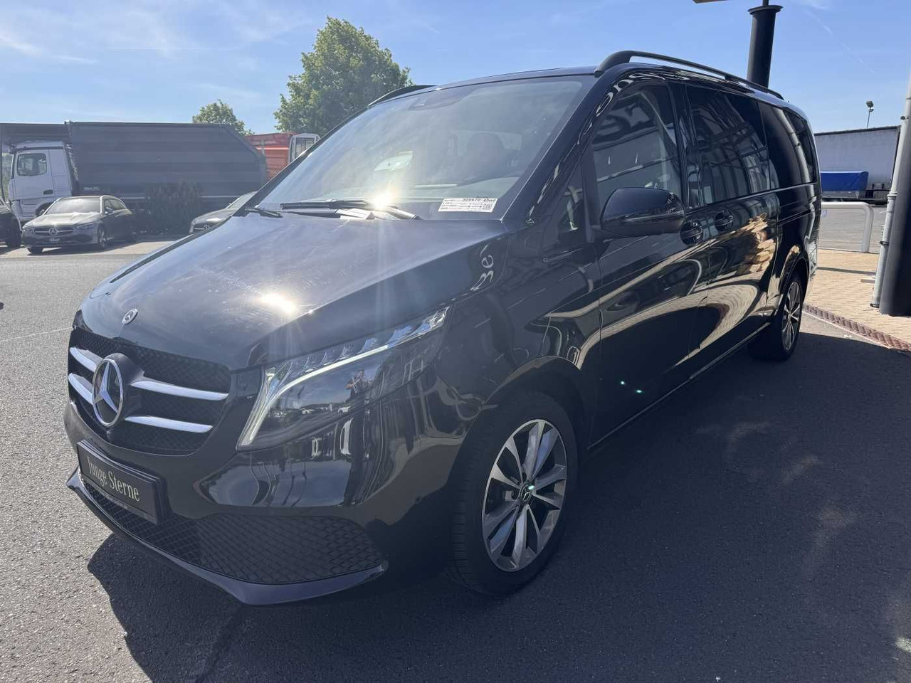 Mercedes-Benz V 300 d AVA Extralang AIRMATIC Standheiz 360Kam - Αυτοκίνητο: φωτογραφία 3 Mercedes-Benz V 300 d AVA Extralang AIRMATIC Standheiz 360Kam - Αυτοκίνητο: φωτογραφία 3