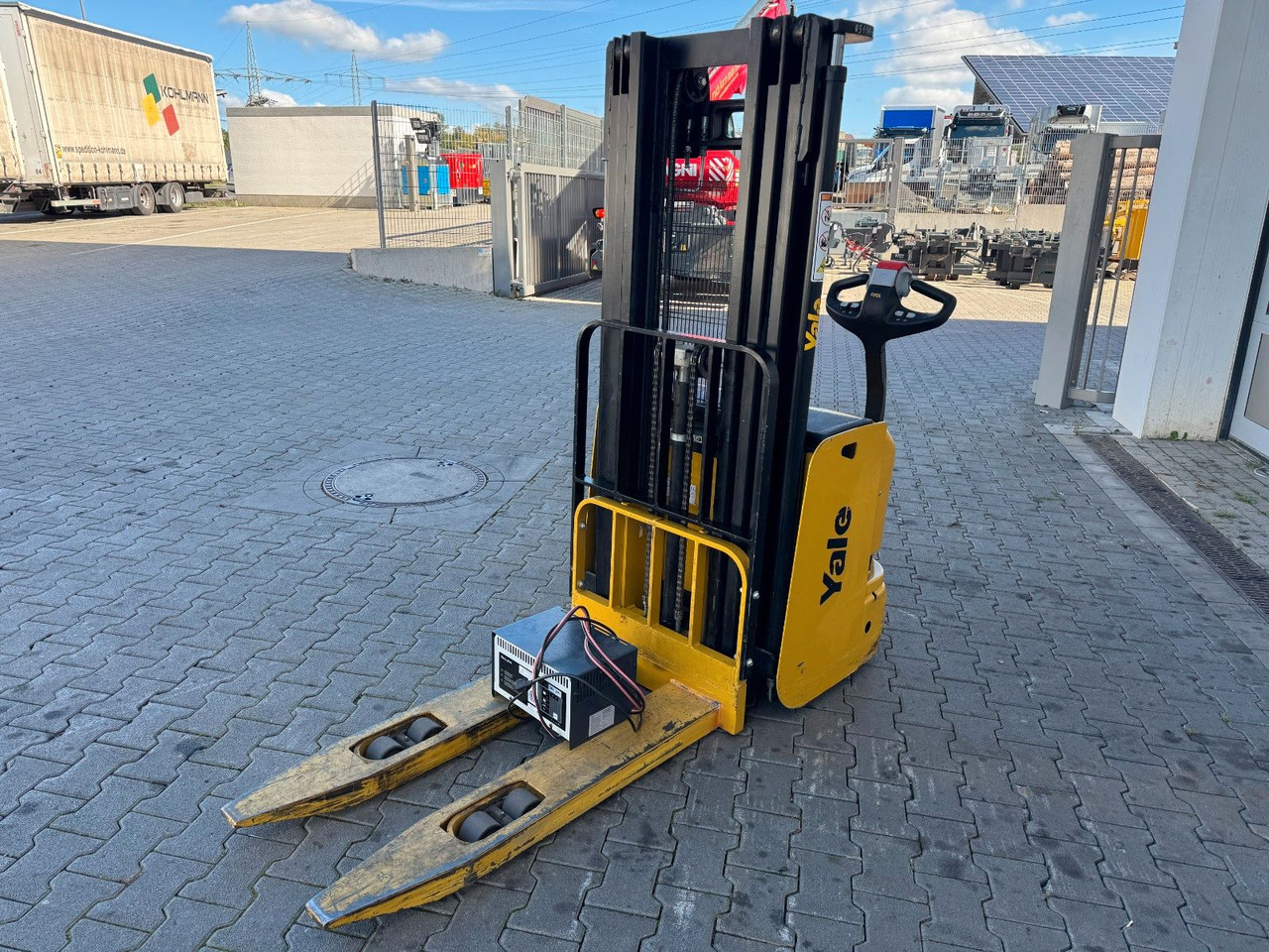 Yale MS 12 AC / Triplex: 4m! / nur 180h! / 2014 - Μηχάνημα στοίβαξης: φωτογραφία 5 Yale MS 12 AC / Triplex: 4m! / nur 180h! / 2014 - Μηχάνημα στοίβαξης: φωτογραφία 5