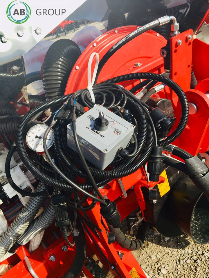 Ozdoken VPKT-DG8 eight-row pneumatic precision seeder with depth fertilization - Σπαρτική μηχανή ακριβείας: φωτογραφία 2 Ozdoken VPKT-DG8 eight-row pneumatic precision seeder with depth fertilization - Σπαρτική μηχανή ακριβείας: φωτογραφία 2