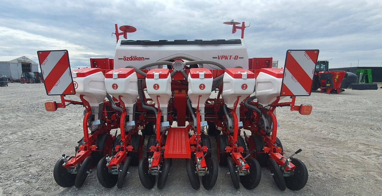 Ozdoken pneumatic precision seeder model VPKT-DG6 - on stock - Σπαρτική μηχανή ακριβείας: φωτογραφία 2 Ozdoken pneumatic precision seeder model VPKT-DG6 - on stock - Σπαρτική μηχανή ακριβείας: φωτογραφία 2