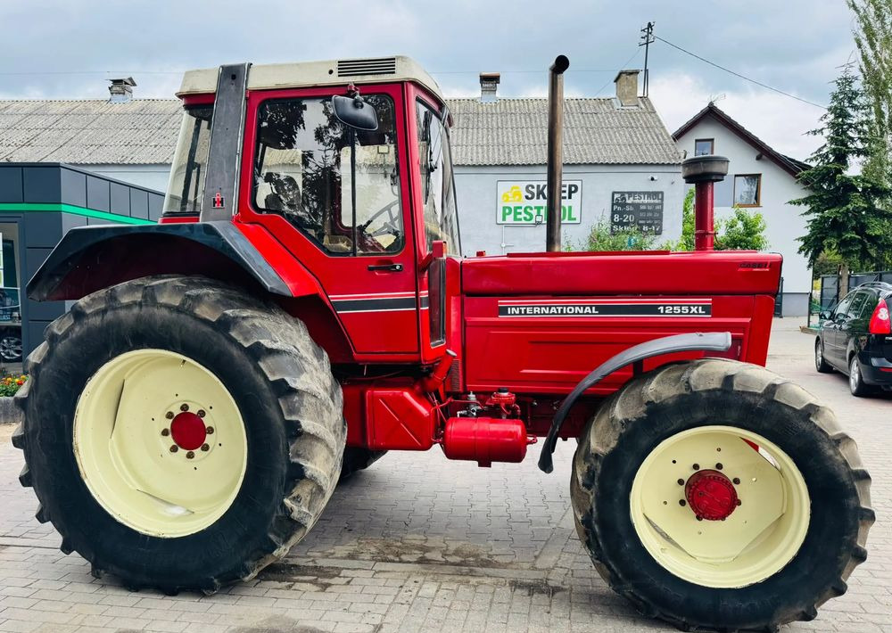 Case IH 1255 XL - Τρακτέρ: φωτογραφία 2 Case IH 1255 XL - Τρακτέρ: φωτογραφία 2