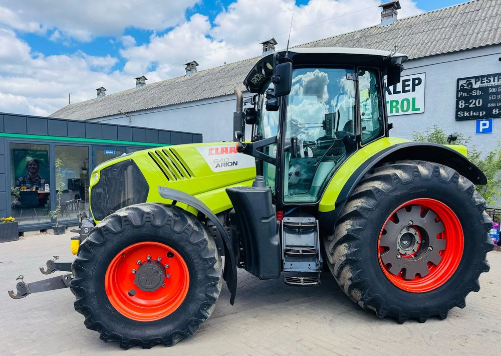 Claas Arion 640 - Τρακτέρ: φωτογραφία 2 Claas Arion 640 - Τρακτέρ: φωτογραφία 2