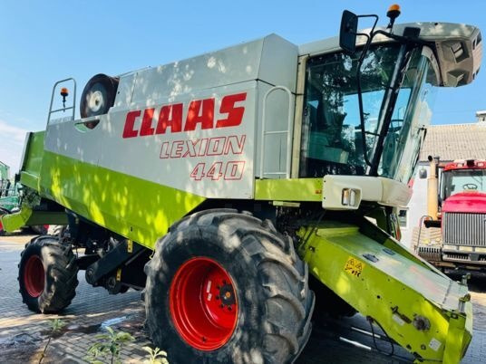 Claas LEXION 440 - Θεριζοαλωνιστική μηχανή: φωτογραφία 4 Claas LEXION 440 - Θεριζοαλωνιστική μηχανή: φωτογραφία 4