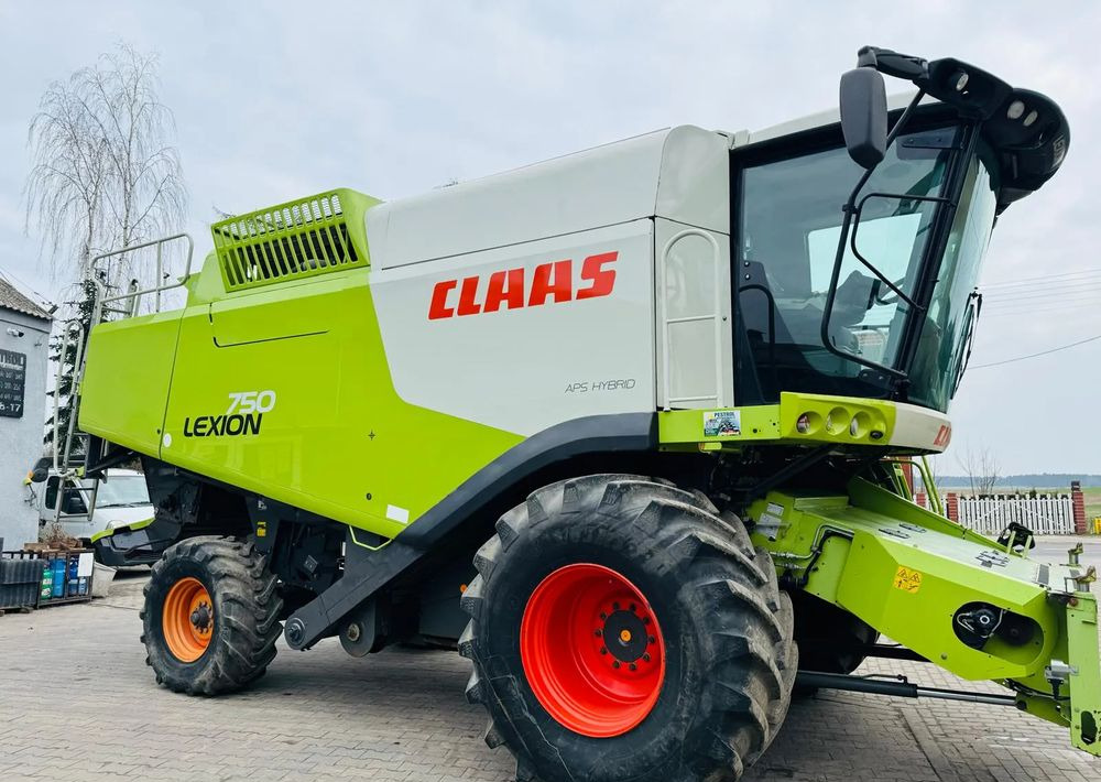 Claas LEXION 750 APS HYBRID - Θεριζοαλωνιστική μηχανή: φωτογραφία 3 Claas LEXION 750 APS HYBRID - Θεριζοαλωνιστική μηχανή: φωτογραφία 3