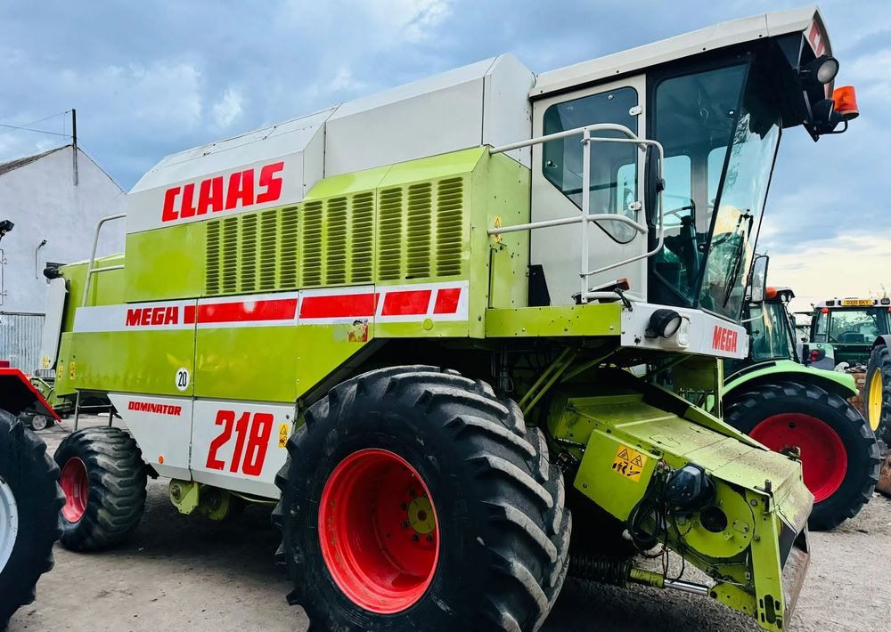 Claas MEGA 218 - Θεριζοαλωνιστική μηχανή: φωτογραφία 1 Claas MEGA 218 - Θεριζοαλωνιστική μηχανή: φωτογραφία 1