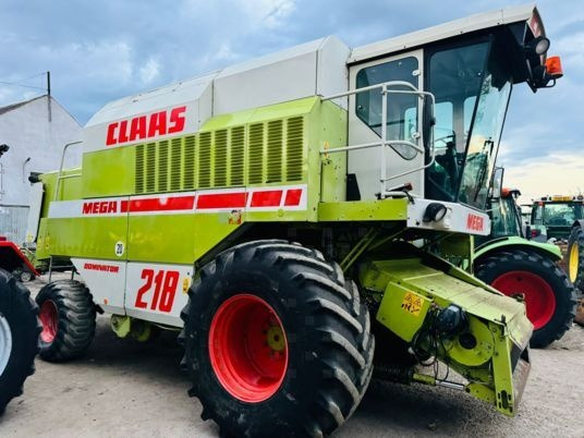 Claas MEGA 218 - Θεριζοαλωνιστική μηχανή: φωτογραφία 1 Claas MEGA 218 - Θεριζοαλωνιστική μηχανή: φωτογραφία 1