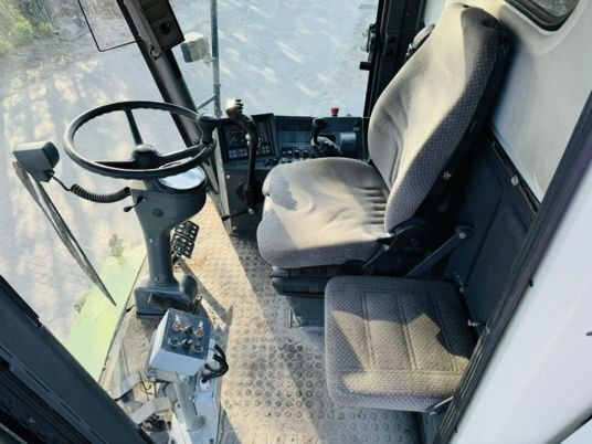 Claas MEGA 350 - Θεριζοαλωνιστική μηχανή: φωτογραφία 5 Claas MEGA 350 - Θεριζοαλωνιστική μηχανή: φωτογραφία 5