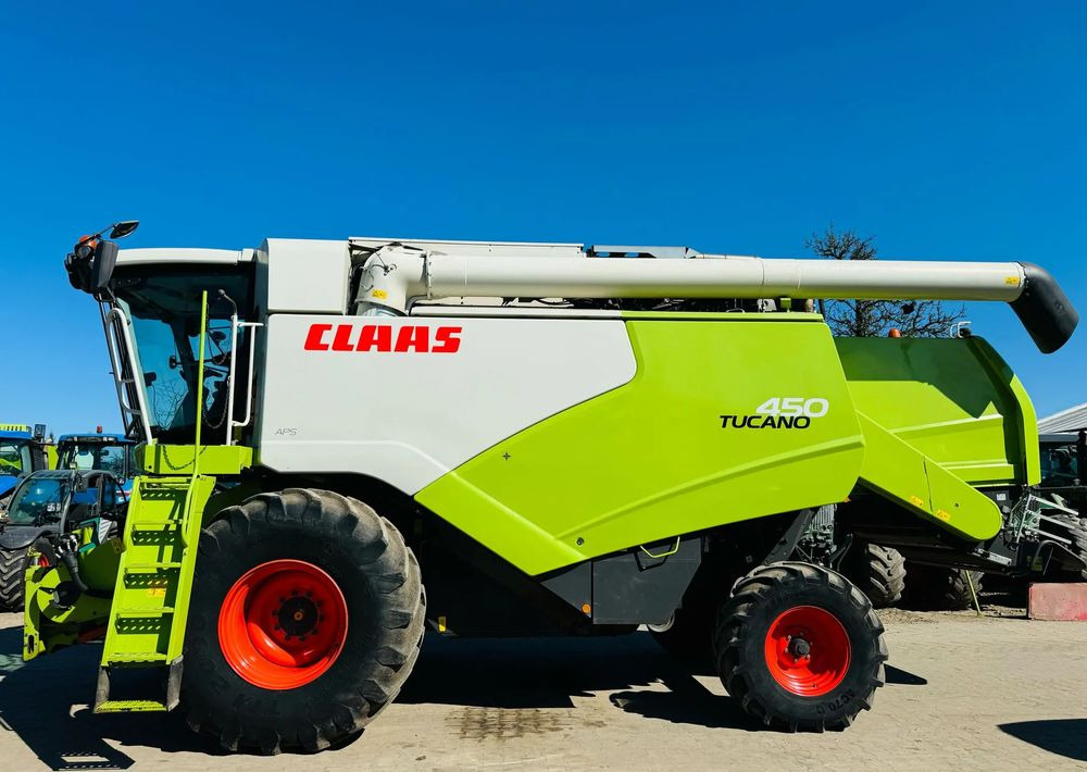 Claas Tucano 450 - Θεριζοαλωνιστική μηχανή: φωτογραφία 1 Claas Tucano 450 - Θεριζοαλωνιστική μηχανή: φωτογραφία 1