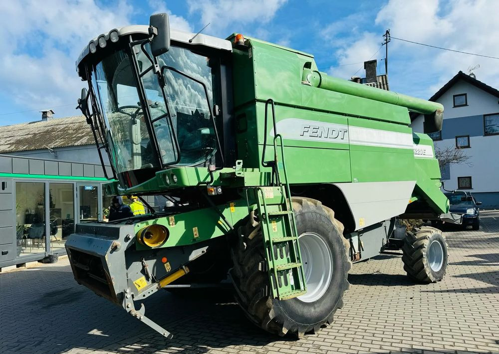 Fendt 5220E - Θεριζοαλωνιστική μηχανή: φωτογραφία 2 Fendt 5220E - Θεριζοαλωνιστική μηχανή: φωτογραφία 2