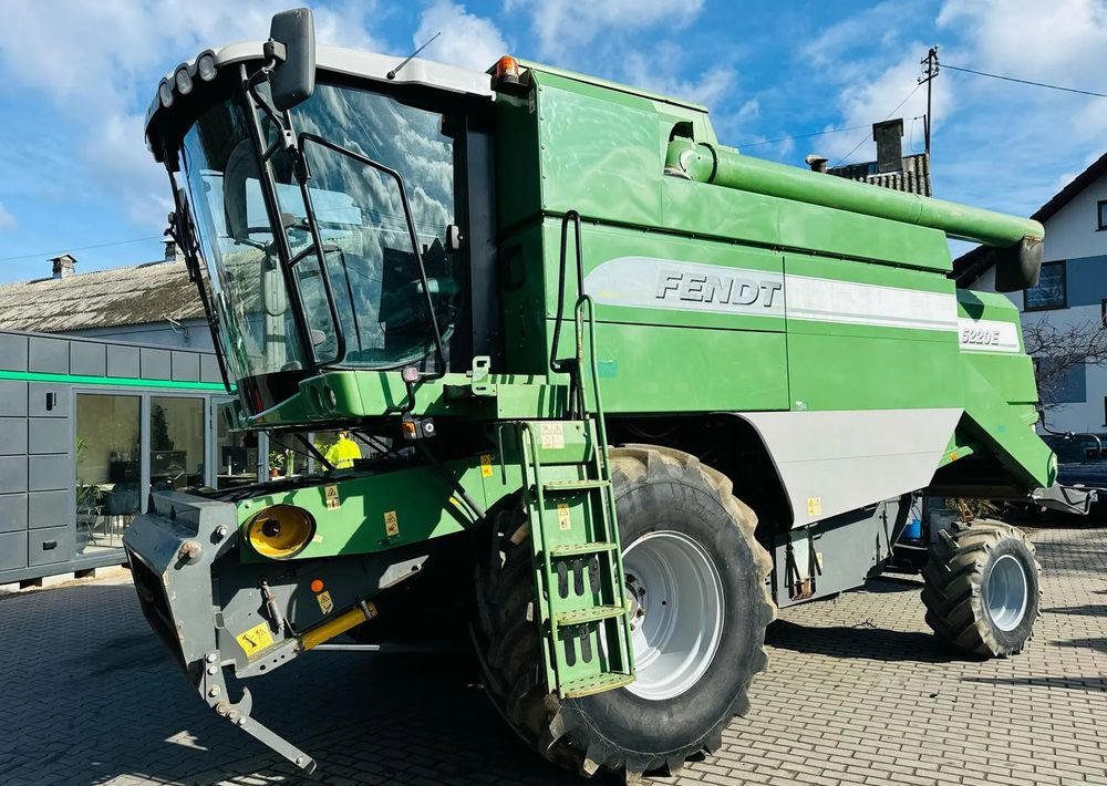 Fendt 5220E - Θεριζοαλωνιστική μηχανή: φωτογραφία 4 Fendt 5220E - Θεριζοαλωνιστική μηχανή: φωτογραφία 4