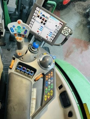 Fendt 724 VARIO PROFI PLUS - Τρακτέρ: φωτογραφία 4 Fendt 724 VARIO PROFI PLUS - Τρακτέρ: φωτογραφία 4