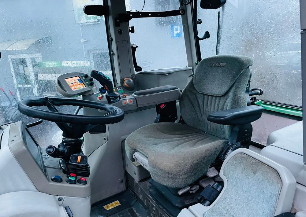 Τρακτέρ Fendt 820: φωτογραφία 12