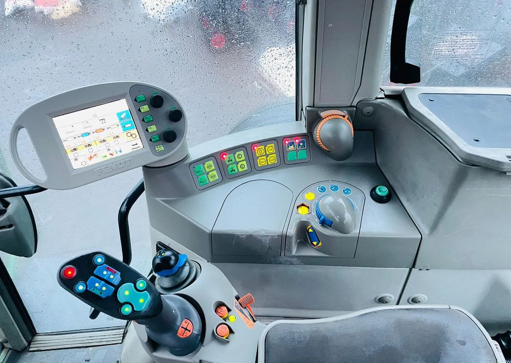 Τρακτέρ Fendt 820: φωτογραφία 11