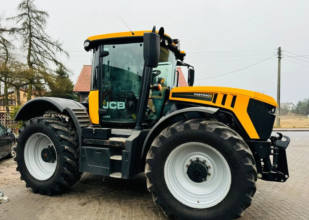JCB FASTRAC 4220 - Τρακτέρ: φωτογραφία 4 JCB FASTRAC 4220 - Τρακτέρ: φωτογραφία 4