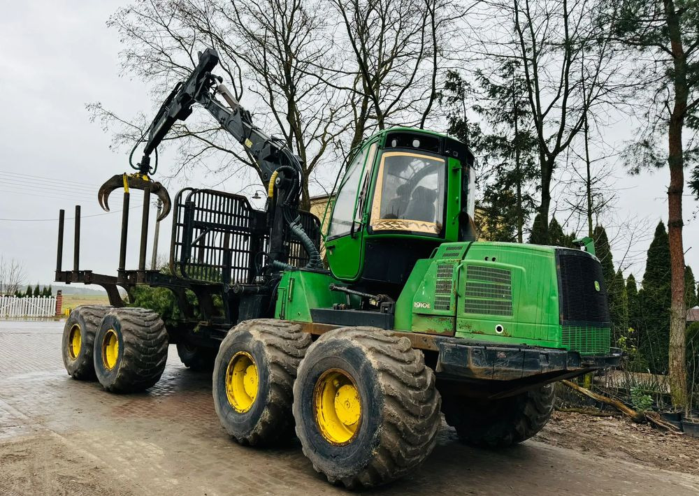 John Deere 1910E - Λαστιχοφόρα προωθητικo - forwarder: φωτογραφία 3 John Deere 1910E - Λαστιχοφόρα προωθητικo - forwarder: φωτογραφία 3