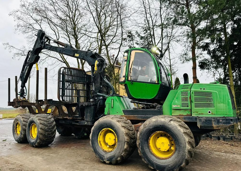 John Deere 1910E - Λαστιχοφόρα προωθητικo - forwarder: φωτογραφία 2 John Deere 1910E - Λαστιχοφόρα προωθητικo - forwarder: φωτογραφία 2