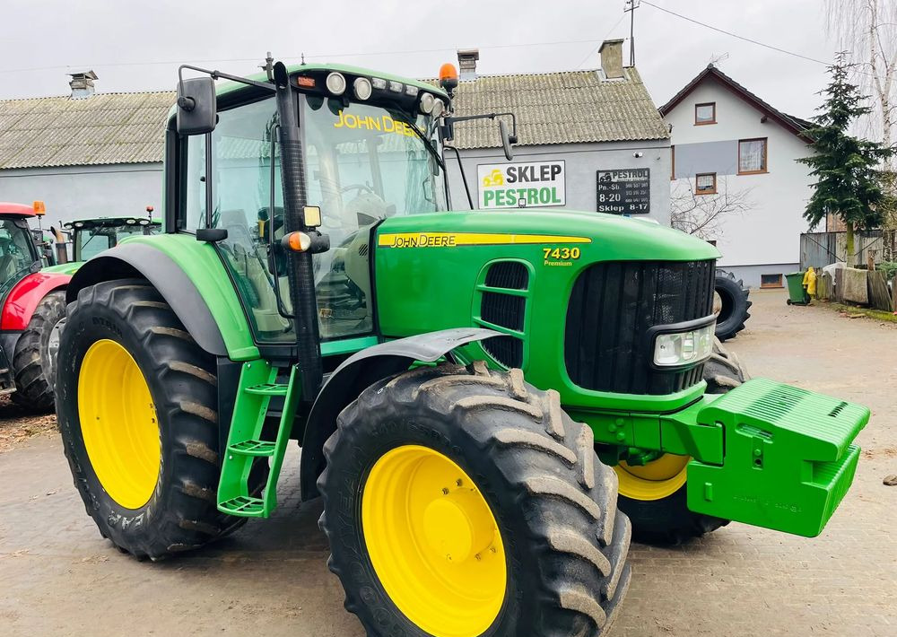 John Deere 7430 - Τρακτέρ: φωτογραφία 2 John Deere 7430 - Τρακτέρ: φωτογραφία 2