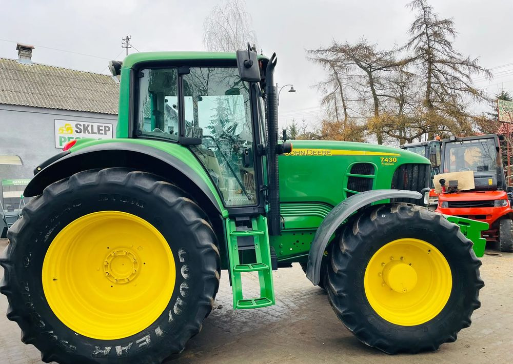 John Deere 7430 - Τρακτέρ: φωτογραφία 5 John Deere 7430 - Τρακτέρ: φωτογραφία 5