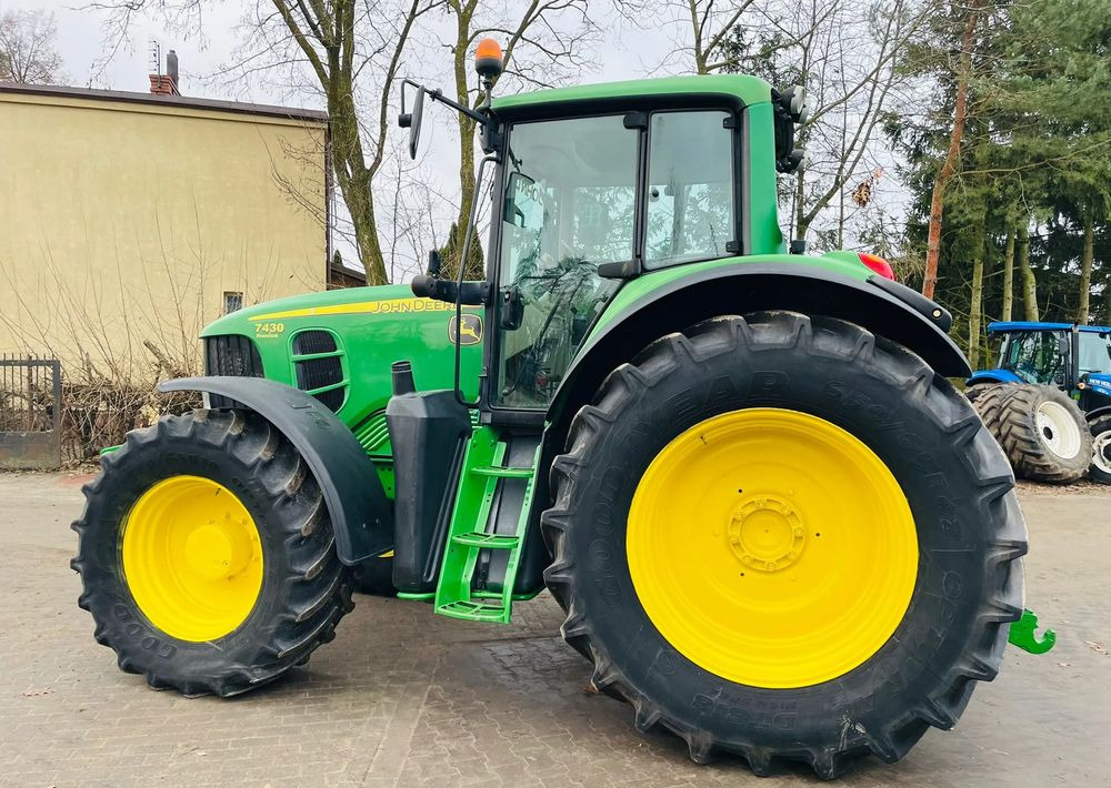John Deere 7430 - Τρακτέρ: φωτογραφία 4 John Deere 7430 - Τρακτέρ: φωτογραφία 4